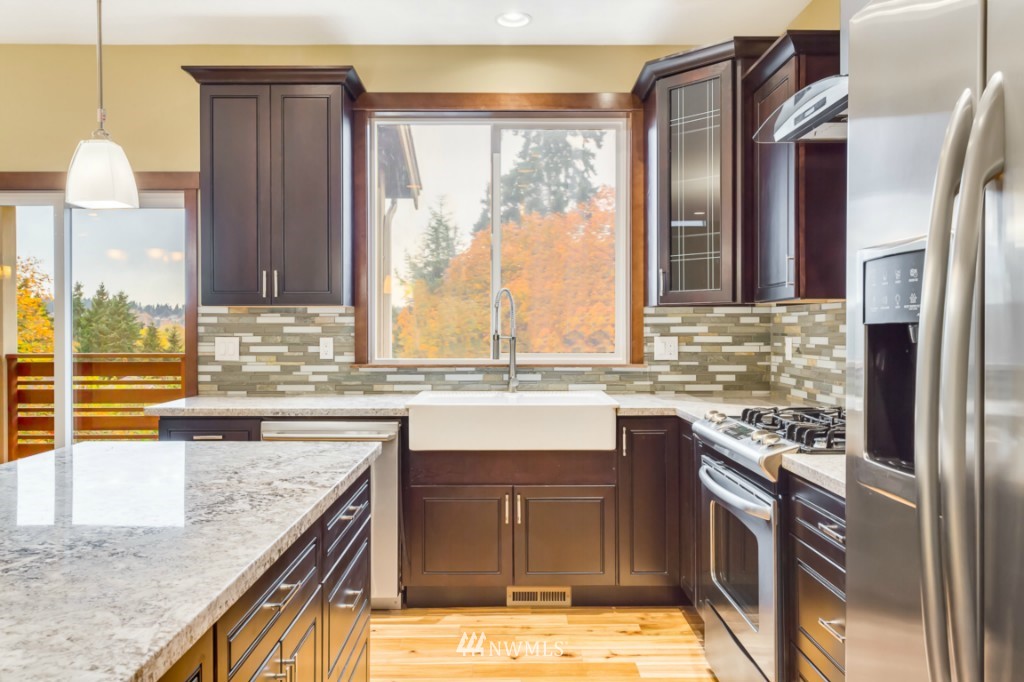 2012 Northeast 37th Place Renton, WA 98056 - Photo 7 of 22 Gallery Image 7