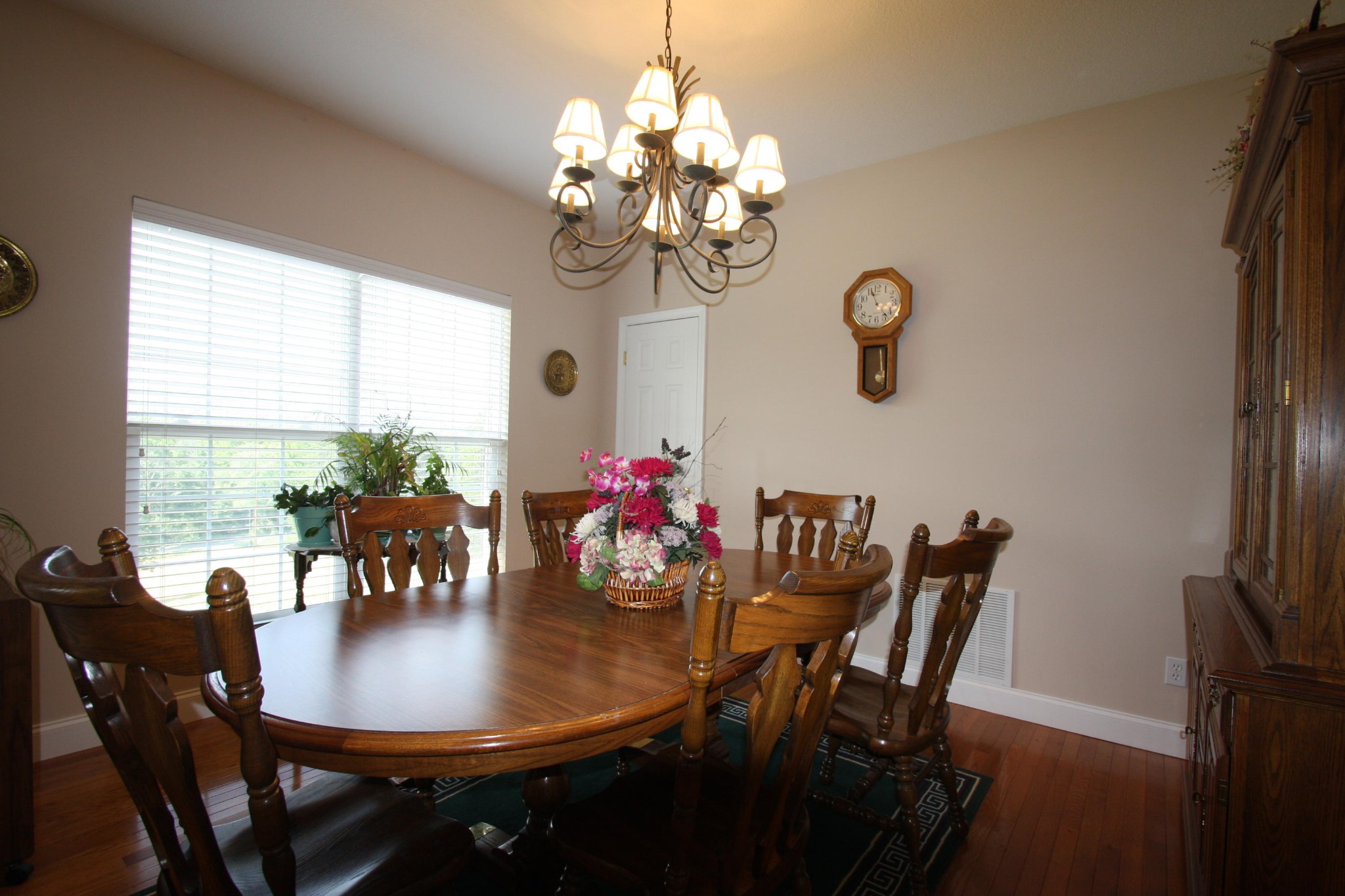 650 Batley Road Clinton, TN 37716 - Photo 8 of 20 a view of a dining room with furniture window and outside view