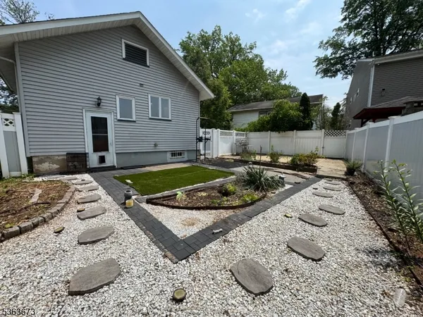 $2,800 | 636 Linden Avenue, Rahway, NJ 07065
