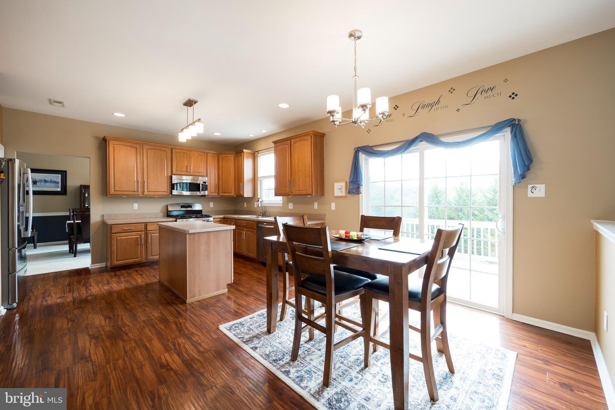 1002 Circle Court Pottstown, PA 19465 - Photo 18 of 46 Eat-in Kitchen
