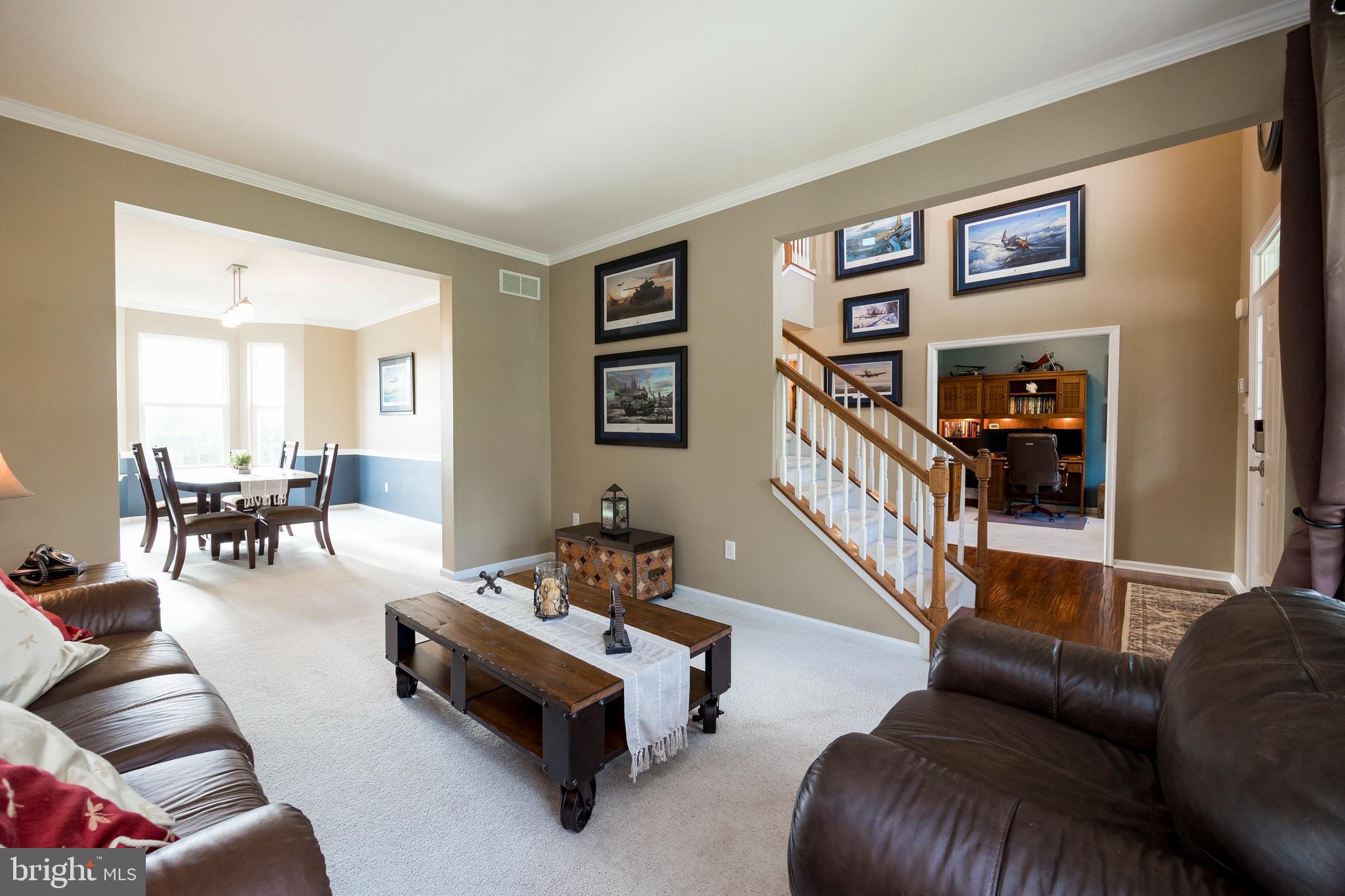 1002 Circle Court Pottstown, PA 19465 - Photo 20 of 46 Living Room