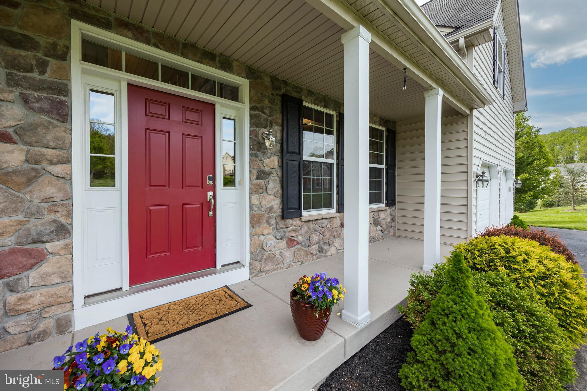 1002 Circle Court Pottstown, PA 19465 - Photo 7 of 46