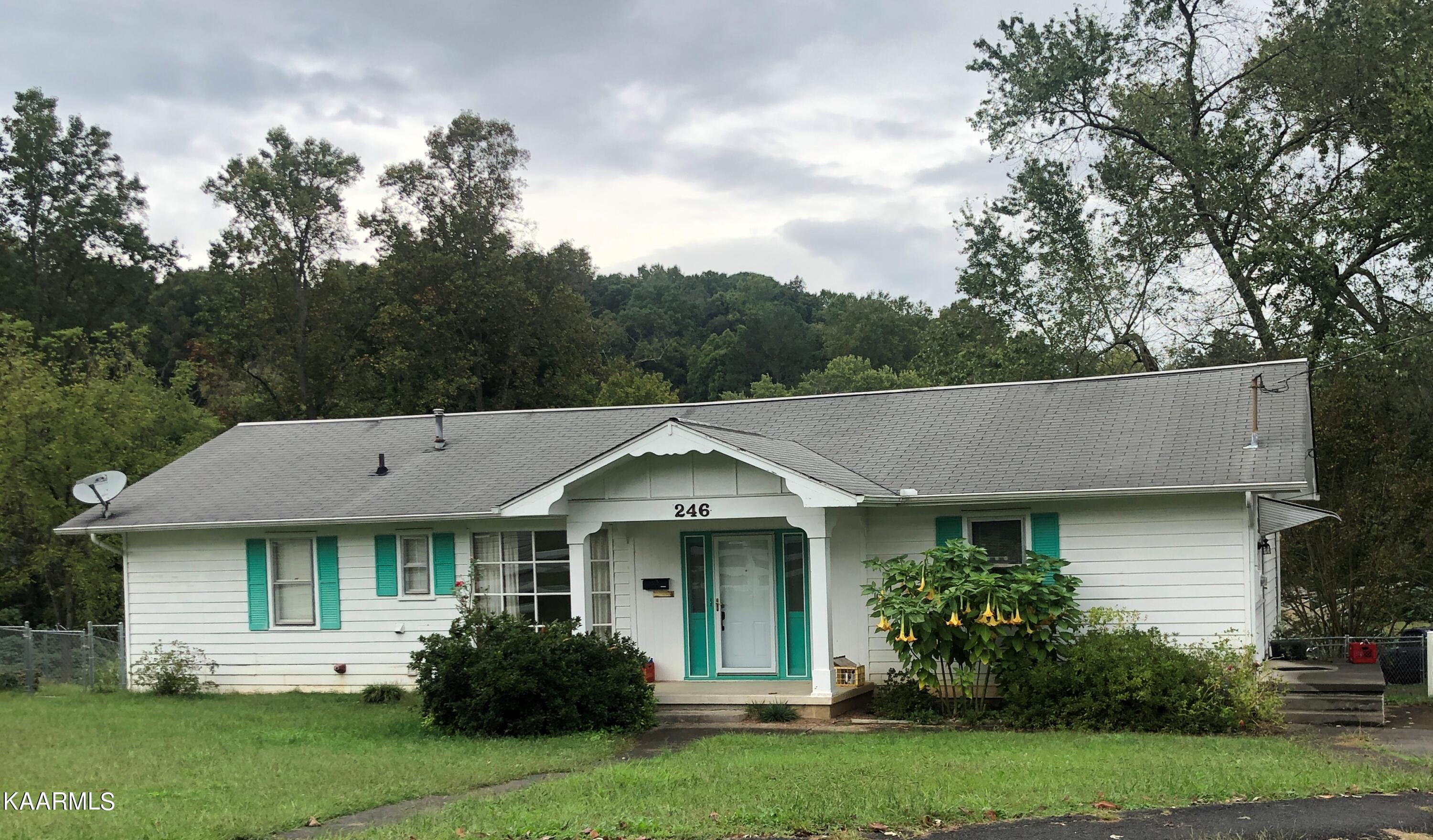246 Jefferson Avenue Oak Ridge, TN 37830 - Photo 1 of 25 Front - IMG_2813 Croppped