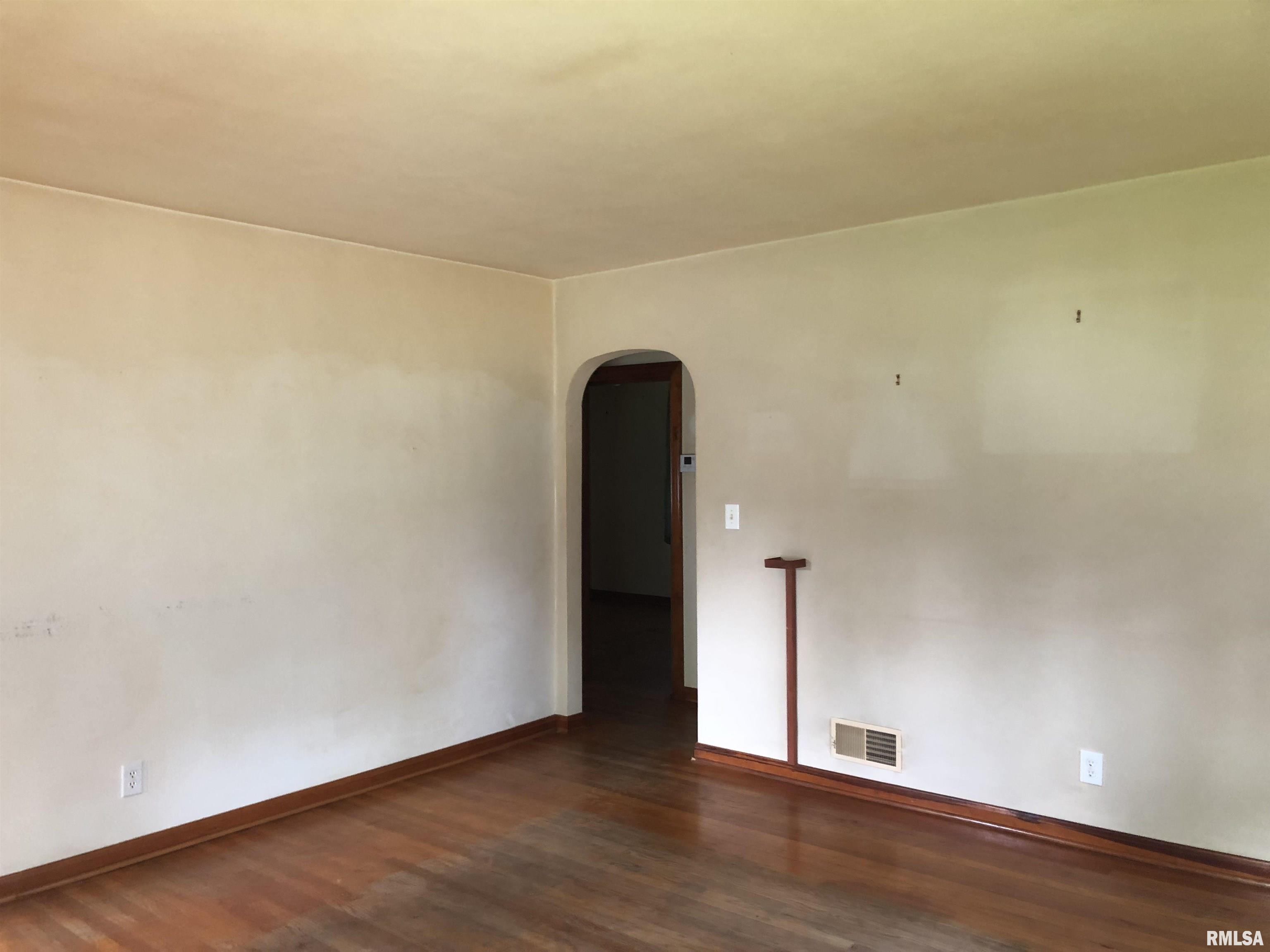 2105 North 22nd Street Springfield, IL 62702 - Photo 3 of 22 Gallery Image 3