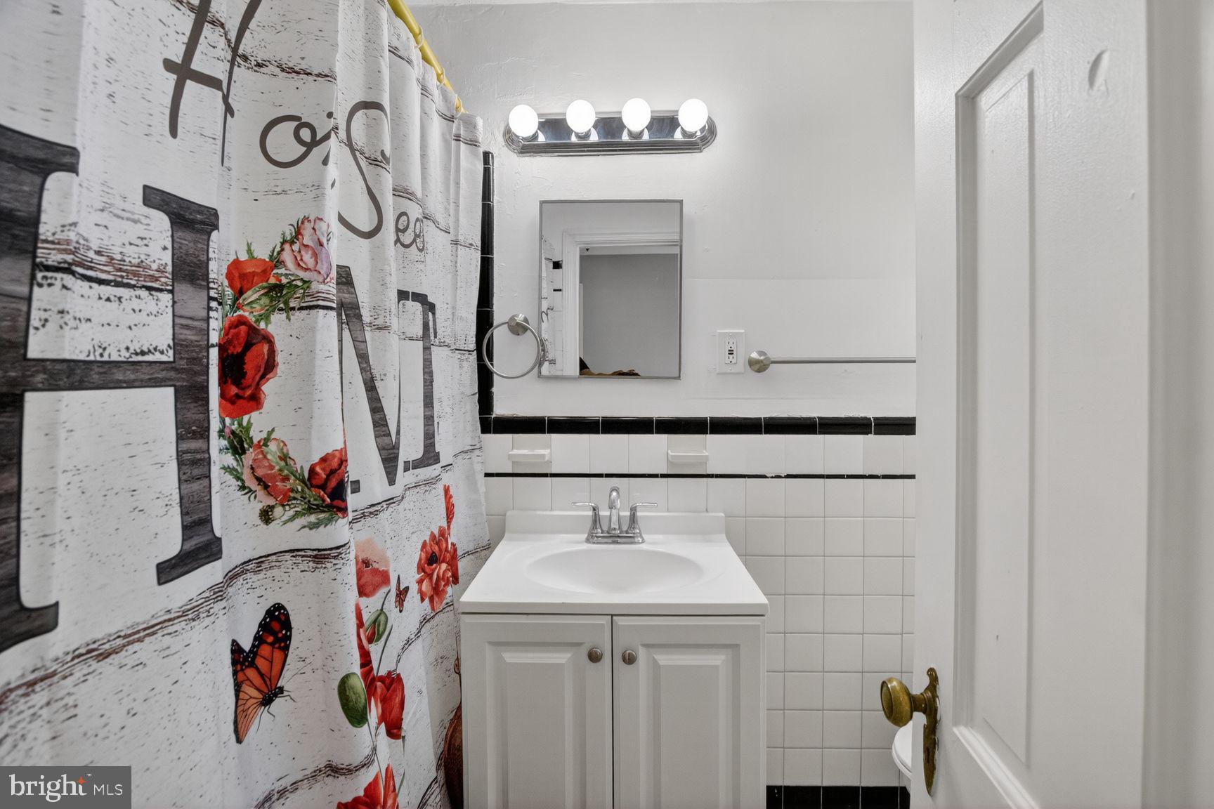4712 Piney Branch Road Northwest Washington, DC 20011 - Photo 14 of 25