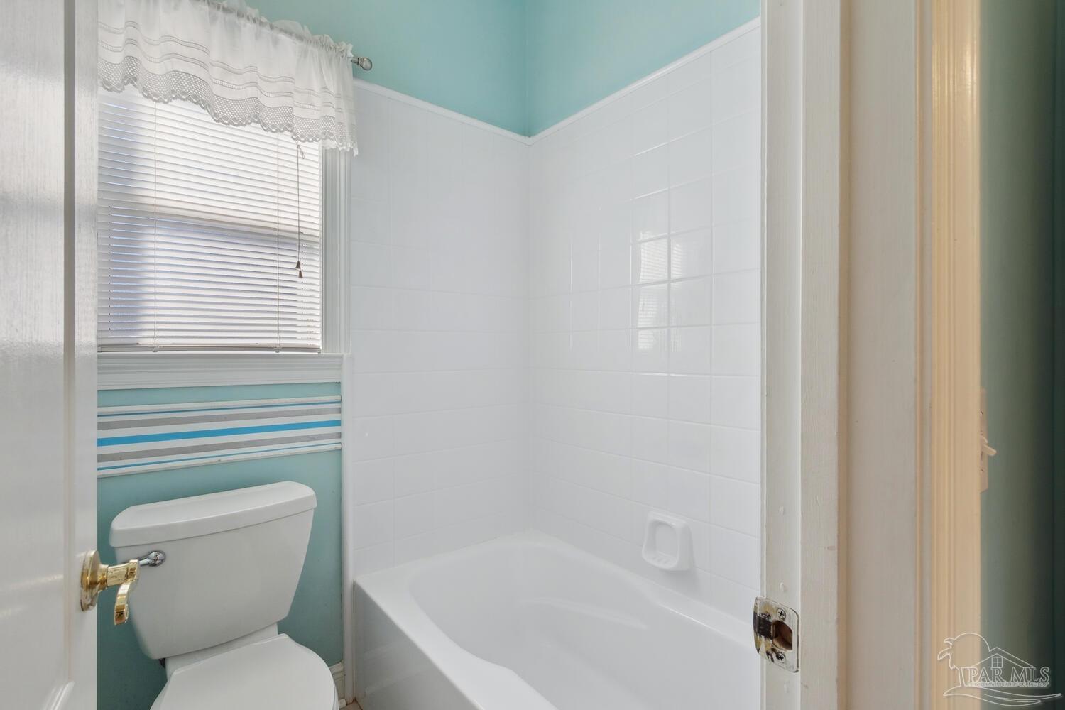 2870 Masters Boulevard Navarre, FL 32566 - Photo 35 of 50