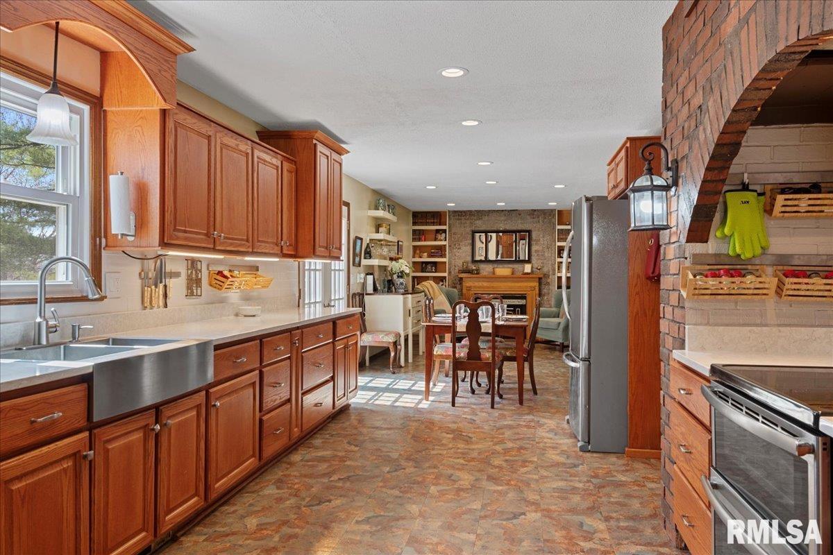 38 Frontier Lake Drive Springfield, IL 62707 - Photo 16 of 53