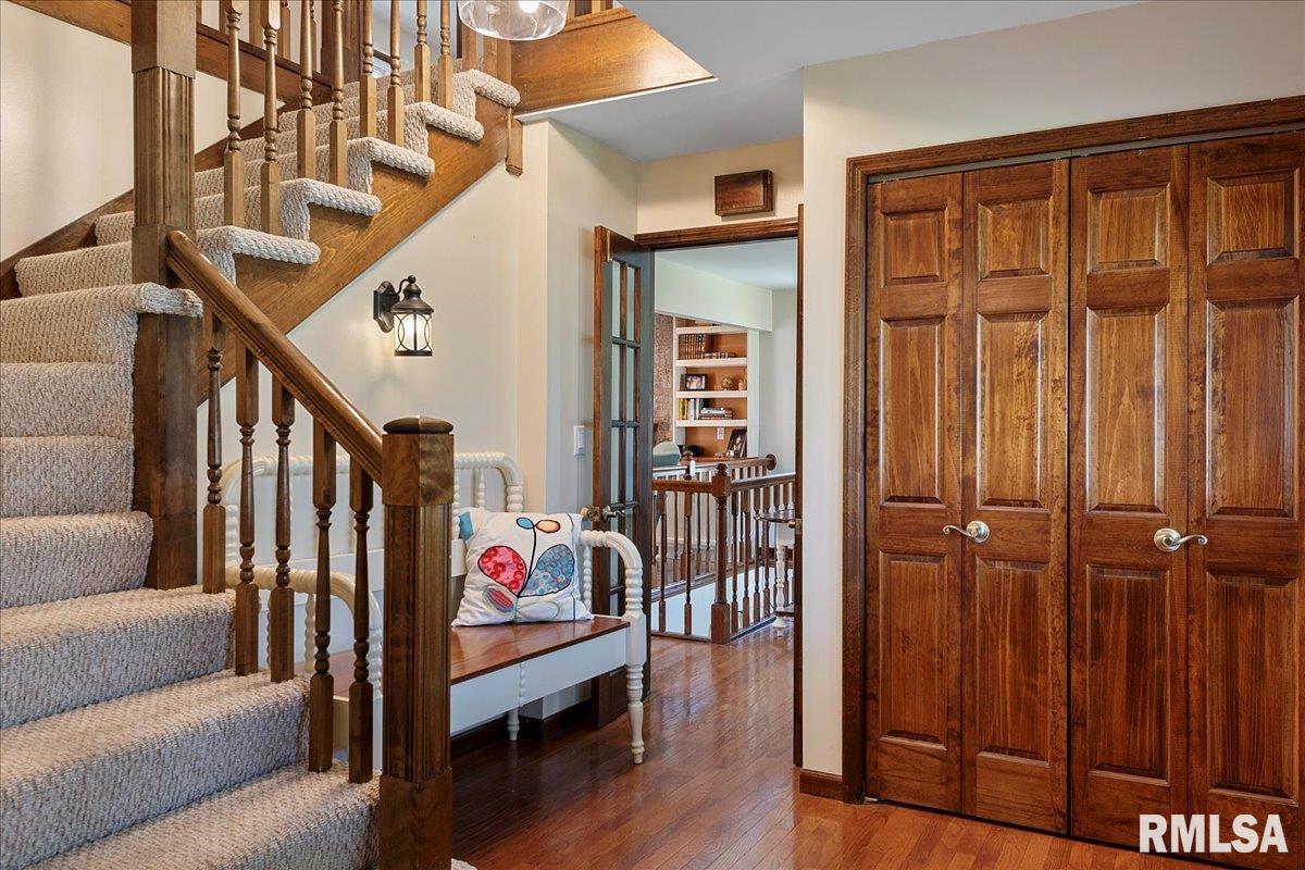 38 Frontier Lake Drive Springfield, IL 62707 - Photo 4 of 53