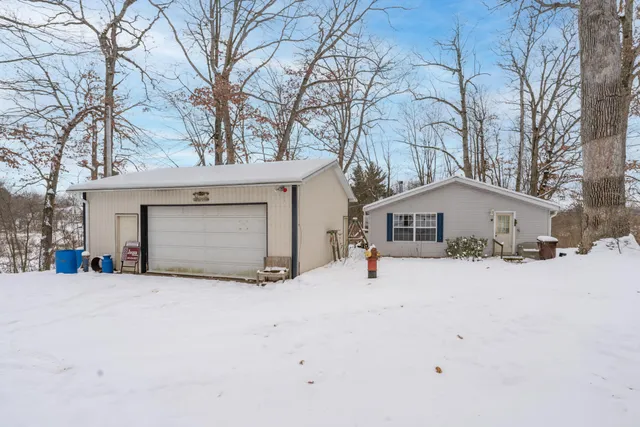 $165,000 | 2841 Hammond Road, Hastings, MI 49058