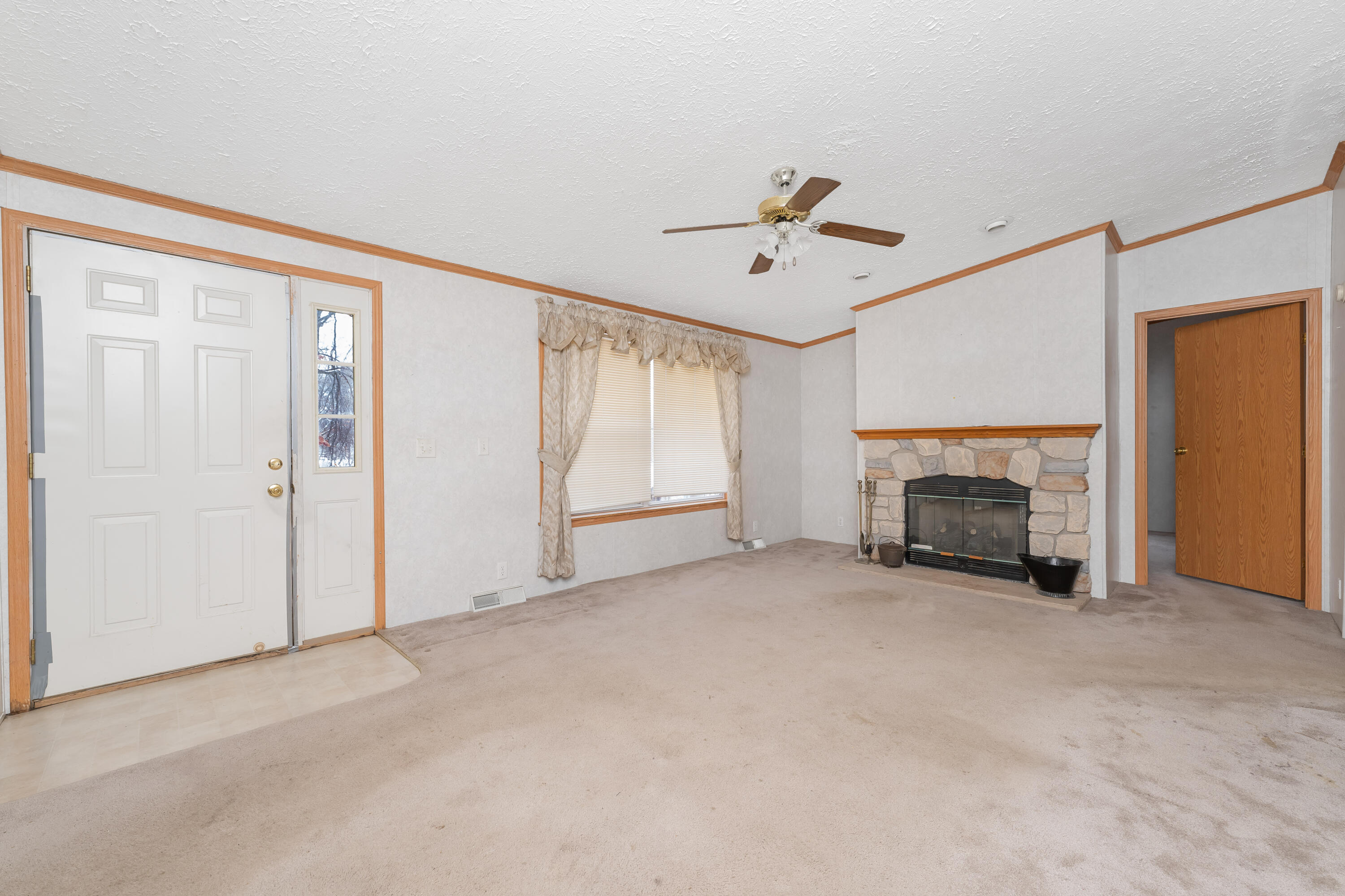 2841 Hammond Road Hastings, MI 49058 - Photo 11 of 25 2841Hammond_LivingRoom1