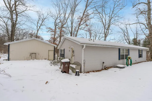 $165,000 | 2841 Hammond Road, Hastings, MI 49058