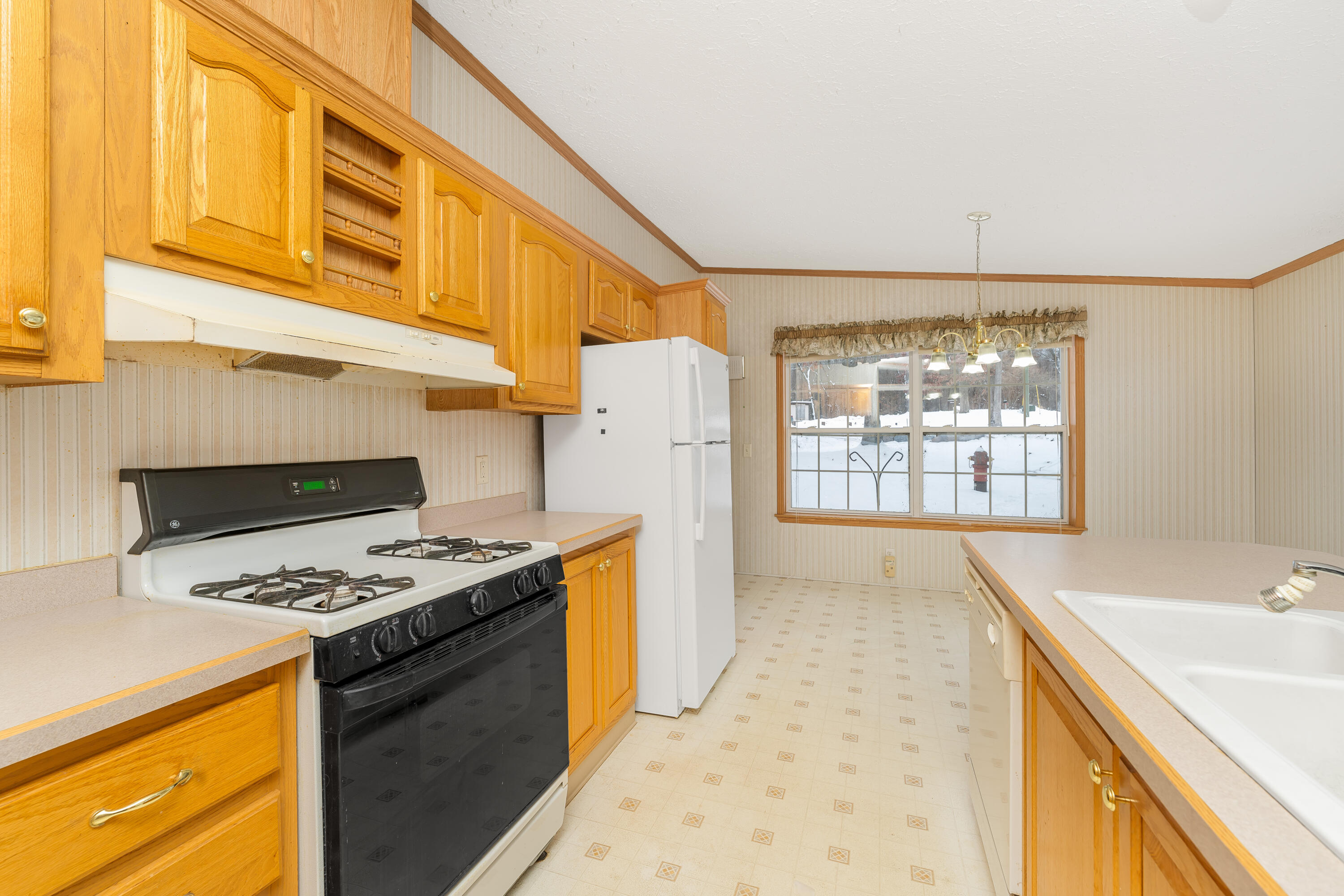 2841 Hammond Road Hastings, MI 49058 - Photo 7 of 25 2841Hammond_Kitchen4