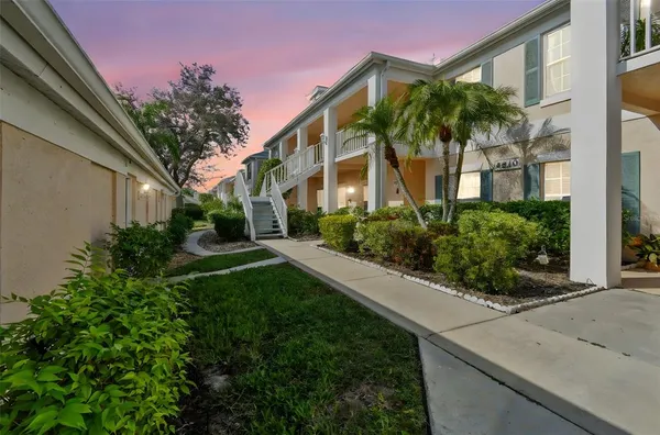 $160,000 | 4210 Caddie Drive East, Unit 202, Bradenton, FL 34203