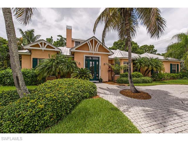 693 8th Street North Naples, FL 34102 - Photo 1 of 13