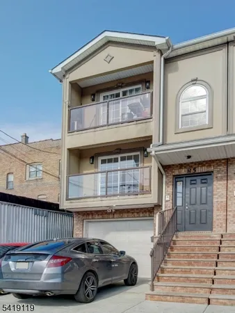 $2,500 | 85 Broadway, Elizabeth Port, NJ 07206