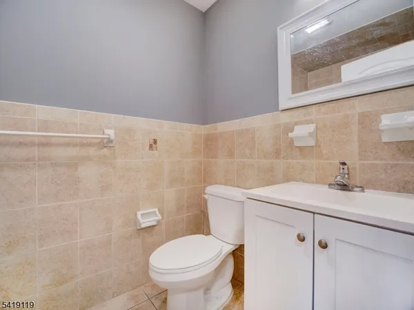 $2,500 | 85 Broadway, Elizabeth Port, NJ 07206