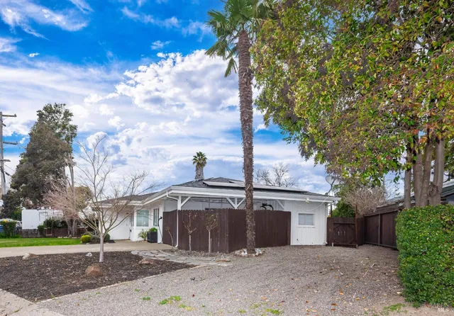 $680,000 | 1596 Verna Drive, Napa, CA 94558