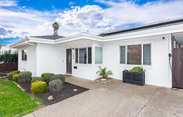 $680,000 | 1596 Verna Drive, Napa, CA 94558