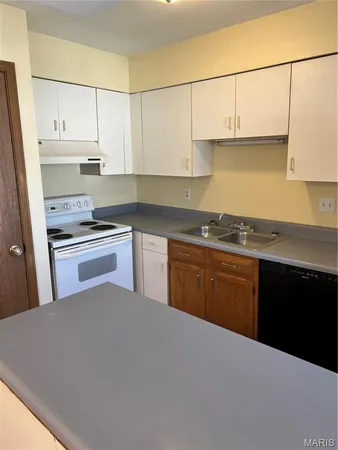 $55,400 | 1863 High Sun Drive, Florissant, MO 63031