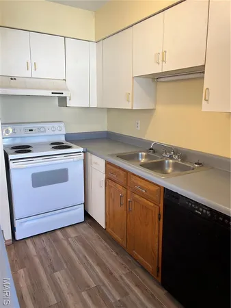 $55,400 | 1863 High Sun Drive, Florissant, MO 63031