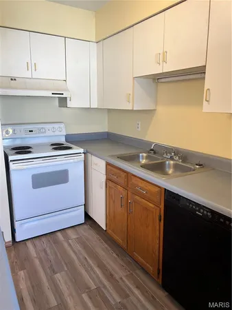 $55,400 | 1863 High Sun Drive, Florissant, MO 63031