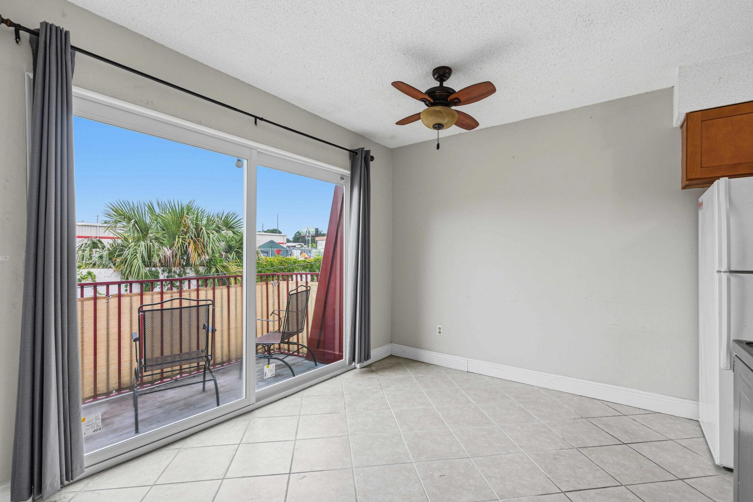 210 Pelham Road, Unit 215C Fort Walton Beach, FL 32547 - Photo 5 of 24 Dining Area