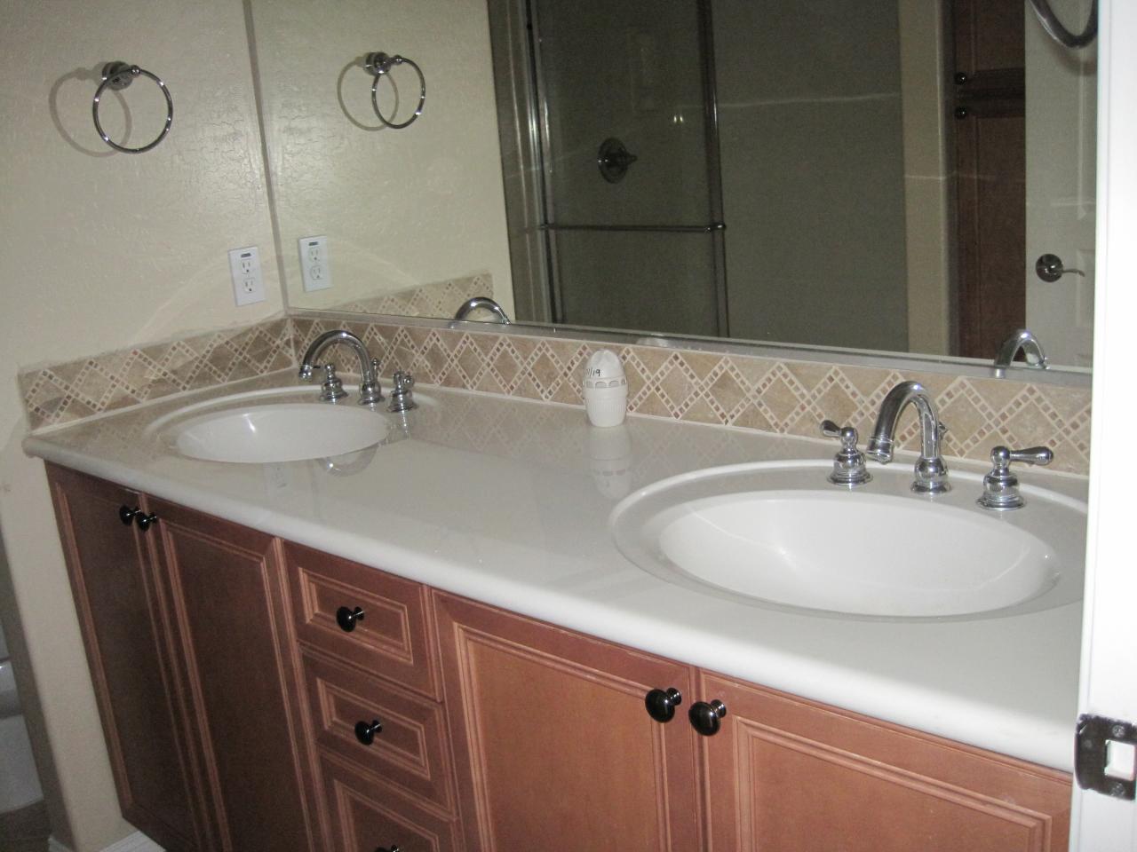 4488 East Thomas Road, Unit 1009 Phoenix, AZ 85018 - Photo 9 of 12 Bathroom