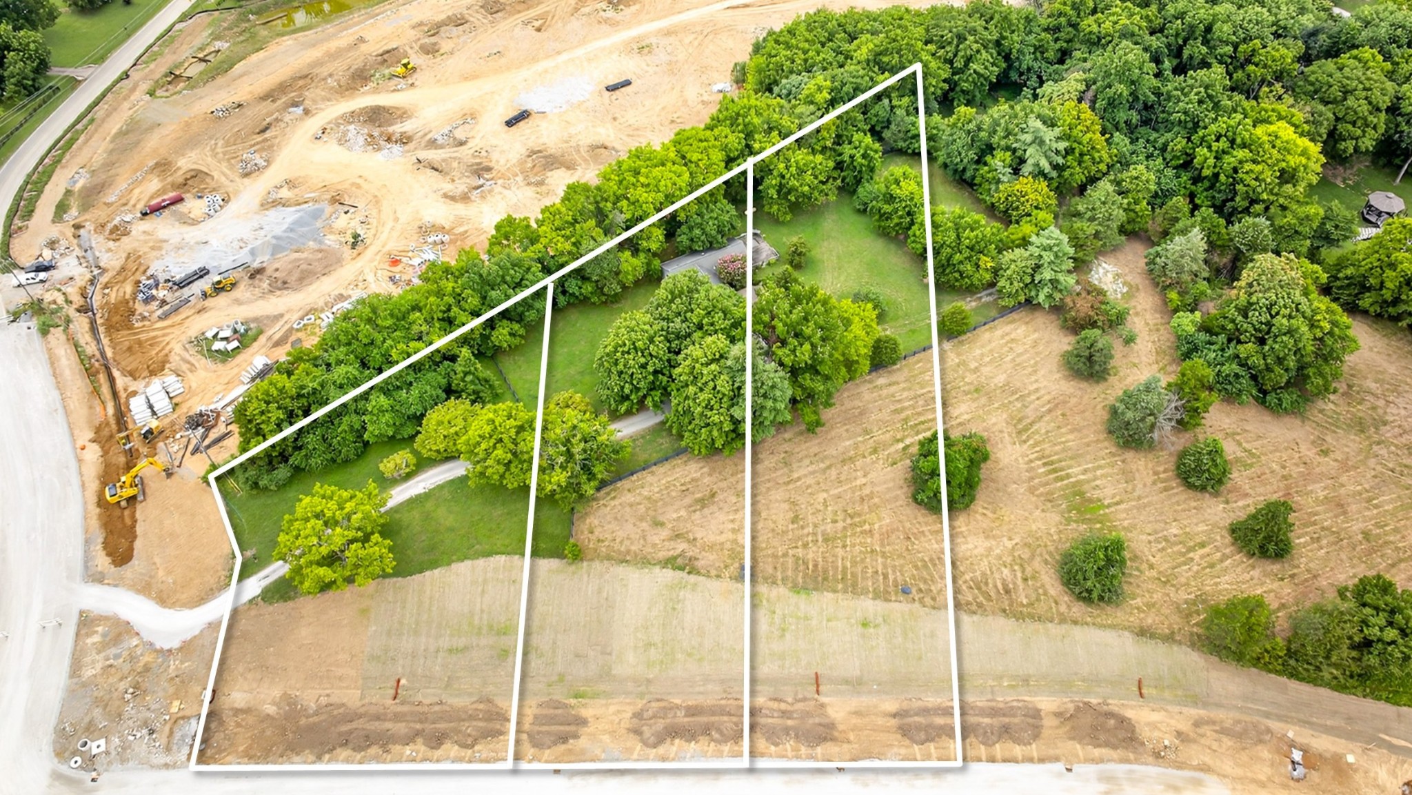 0 South Carothers Road Franklin, TN 37067 - Photo 15 of 19 a backyard of a house with a garden