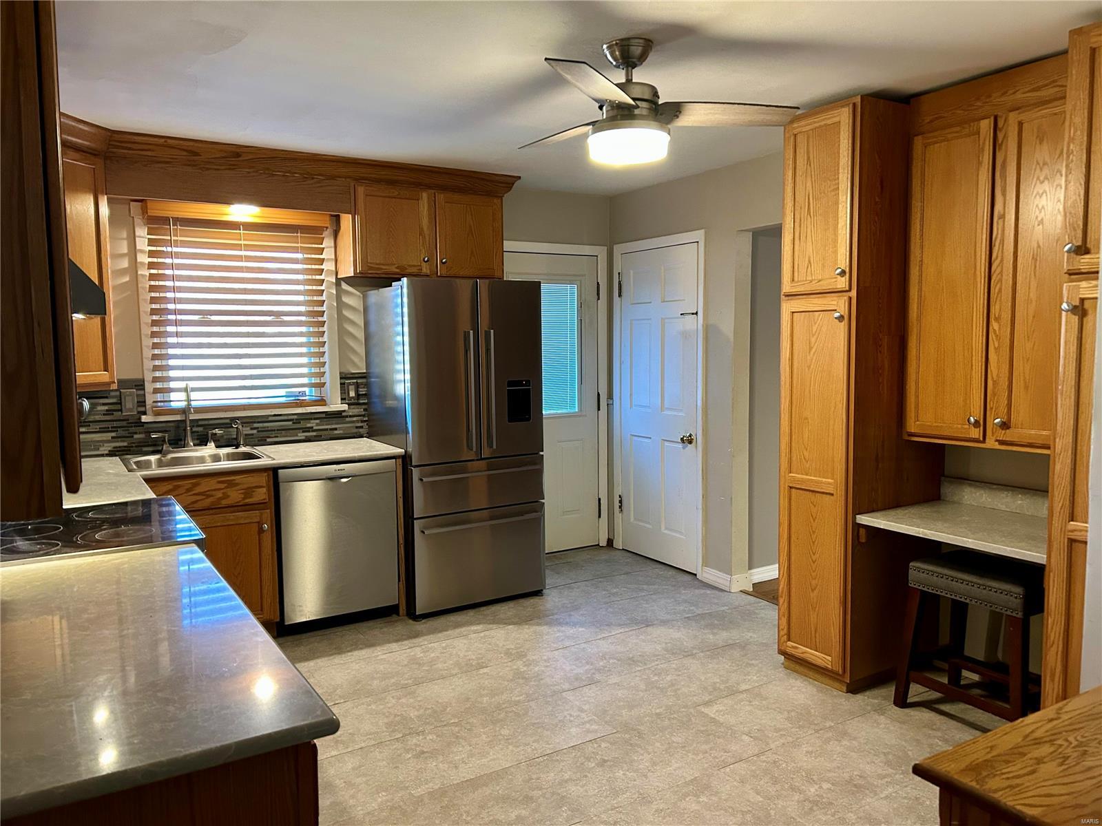 6465 Howdershell Road Hazelwood, MO 63042 - Photo 6 of 16 Gallery Image 6