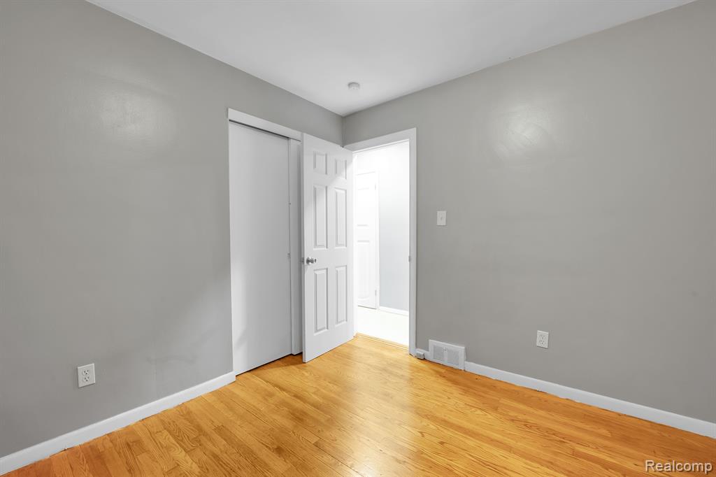 15760 Greenfield Road Detroit, MI 48227 - Photo 17 of 29