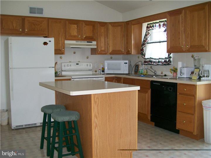 3505 Regency Drive Sinking Spring, PA 19608 - Photo 6 of 13 Kitchen