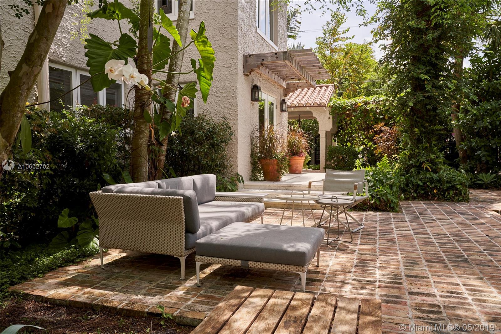 4095 Park Avenue Miami, FL 33133 - Photo 3 of 60