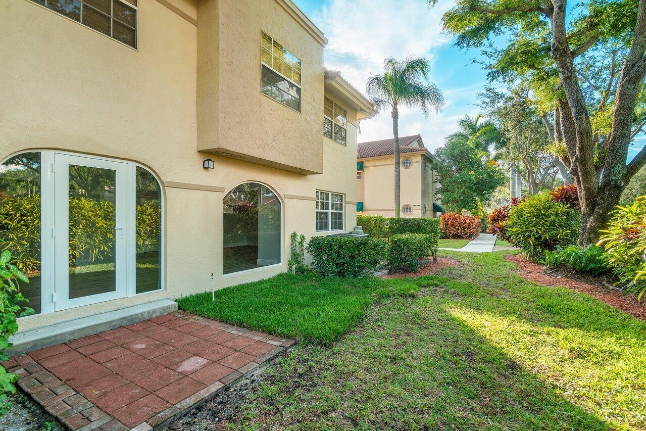 6652 Via Regina Boca Raton, FL 33433 - Photo 22 of 32 030-6652ViaRegina-BocaRaton-FL-33433-SMA