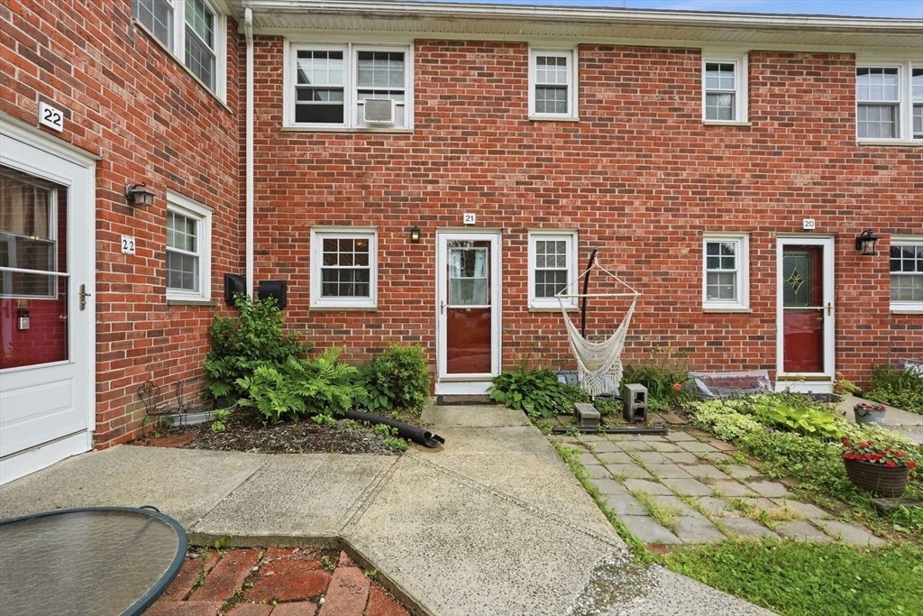 540 Granby Road, Unit 21 South Hadley, MA 01075 - Photo 16 of 31