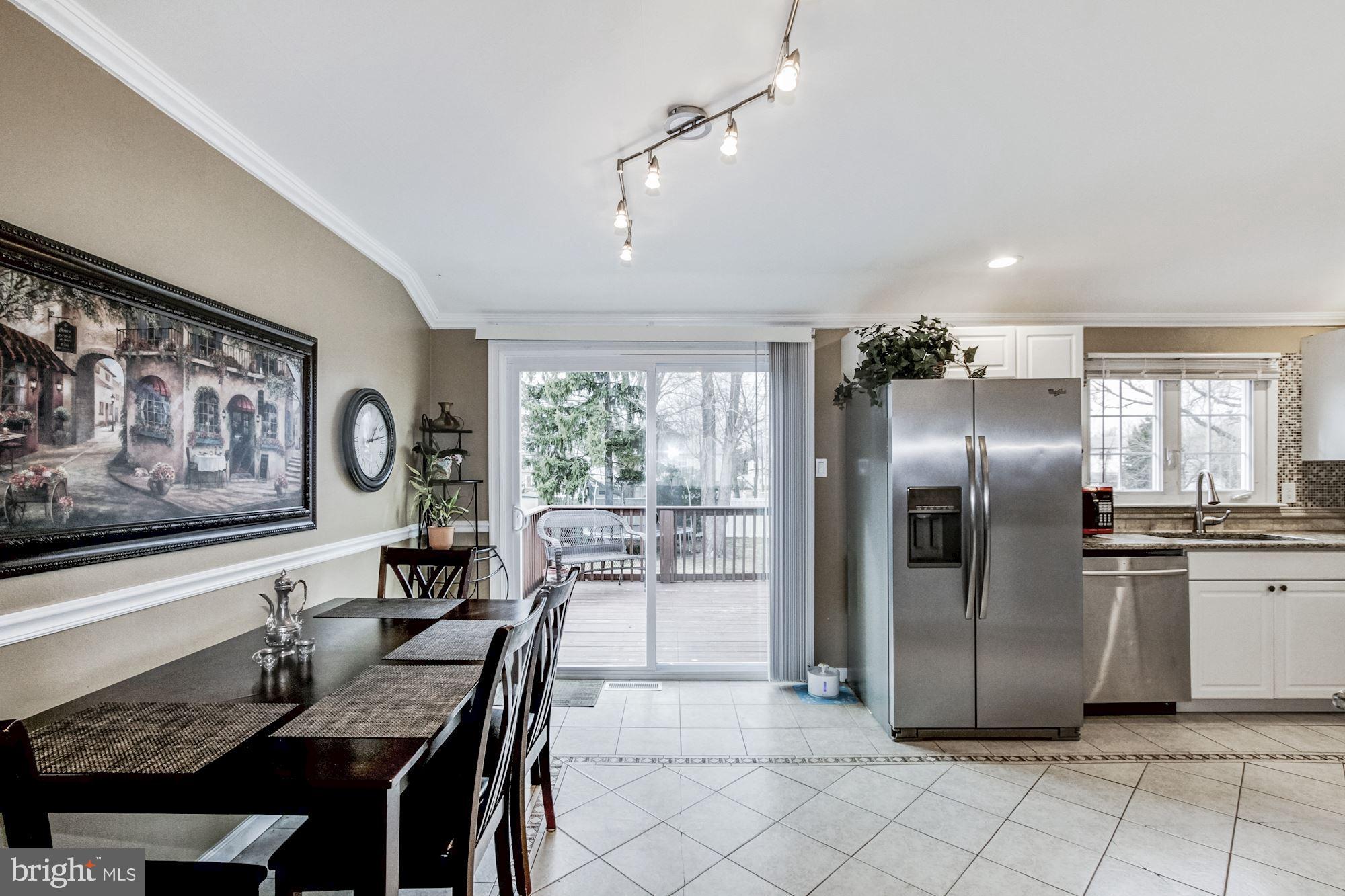 19 Lanfair Road Marlton, NJ 08053 - Photo 14 of 41 Loads of natural light...