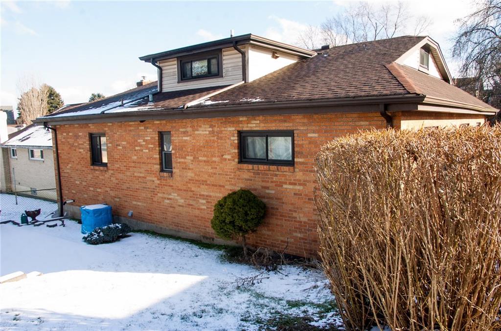 24 Brisk Avenue McKees Rocks, PA 15136 - Photo 3 of 21