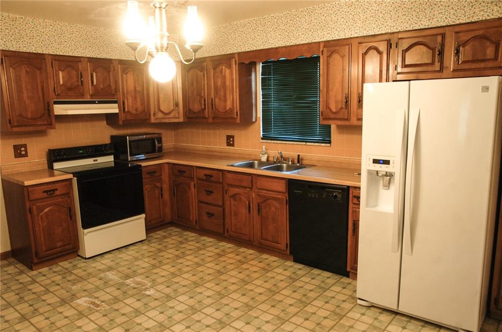 24 Brisk Avenue McKees Rocks, PA 15136 - Photo 8 of 21