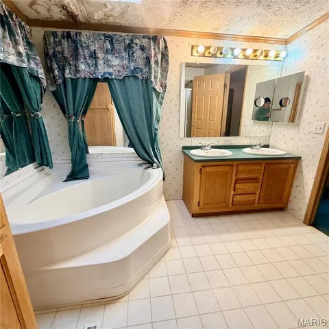 $145,000 | 27110 Stoddard Drive, Laquey, MO 65534