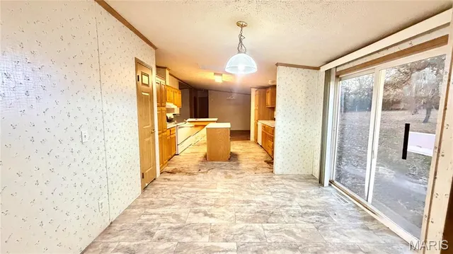 $160,000 | 27110 Stoddard Drive, Laquey, MO 65534