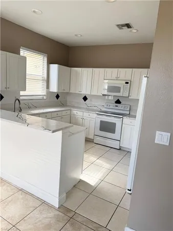 $2,100 | 286 Justene Circle, Lehigh Acres, FL 33936