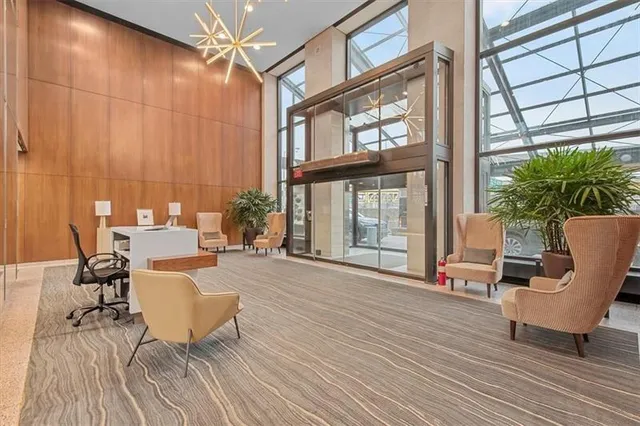 $399,000 | 320 Fort Duquesne Boulevard, Unit 7C, Pittsburgh, PA 15222