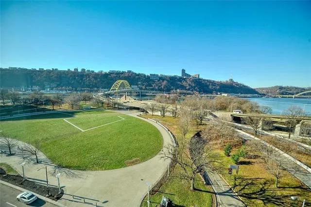 $399,000 | 320 Fort Duquesne Boulevard, Unit 7C, Pittsburgh, PA 15222