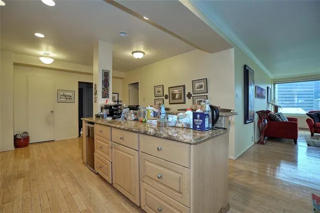 $399,000 | 320 Fort Duquesne Boulevard, Unit 7C, Pittsburgh, PA 15222