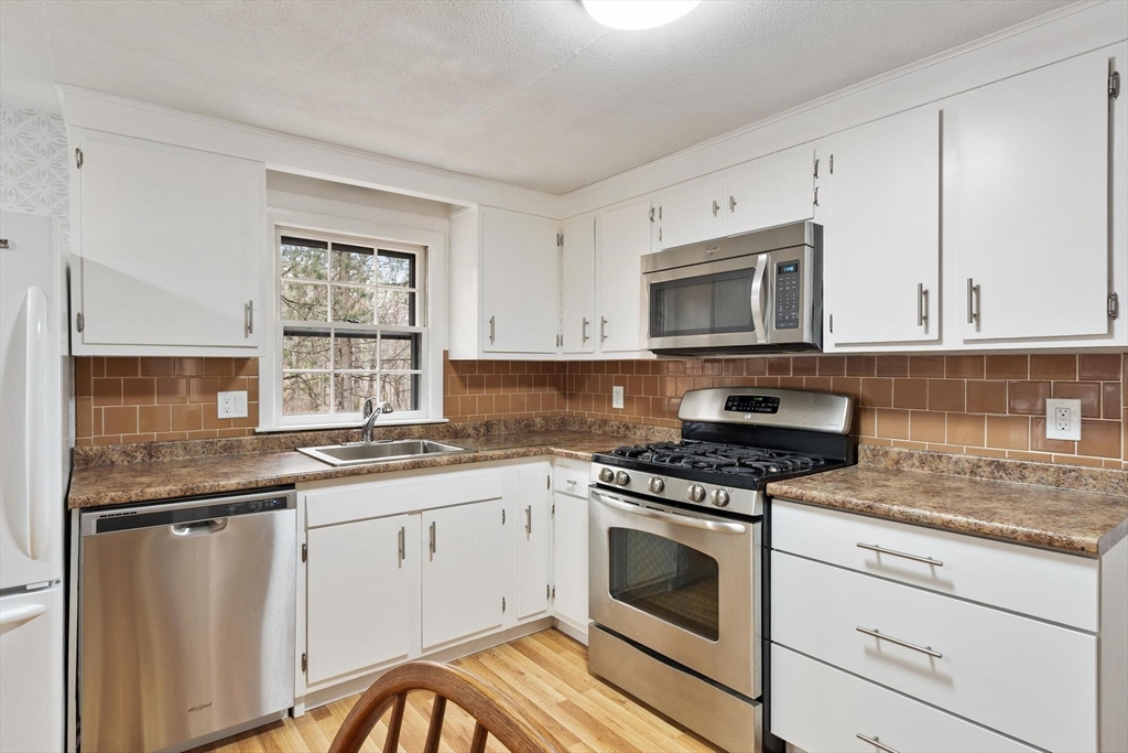 44 Patten Road Westford, MA 01886 - Photo 15 of 41