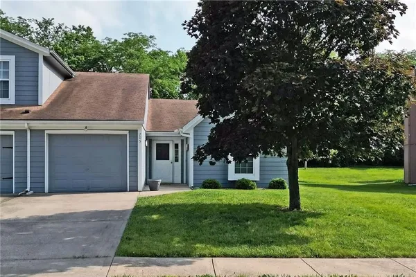 $225,000 | 705 Northeast Swann Circle, Lee's Summit, MO 64086