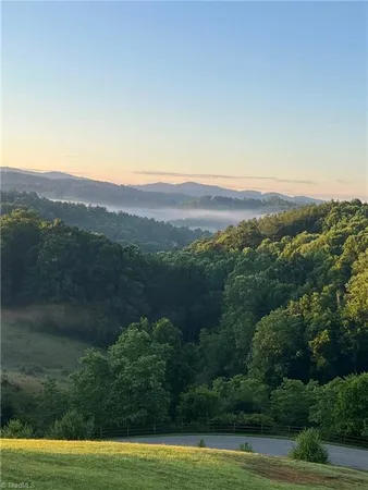 $525,000 | 139 Thunder Road, Piney Creek, NC 28663