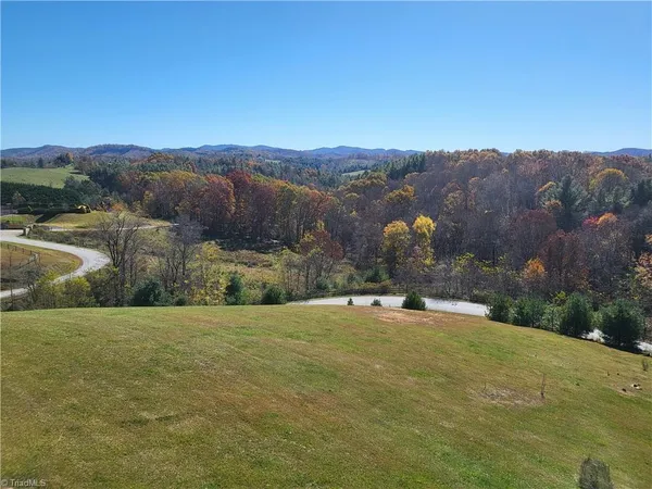 $525,000 | 139 Thunder Road, Piney Creek, NC 28663