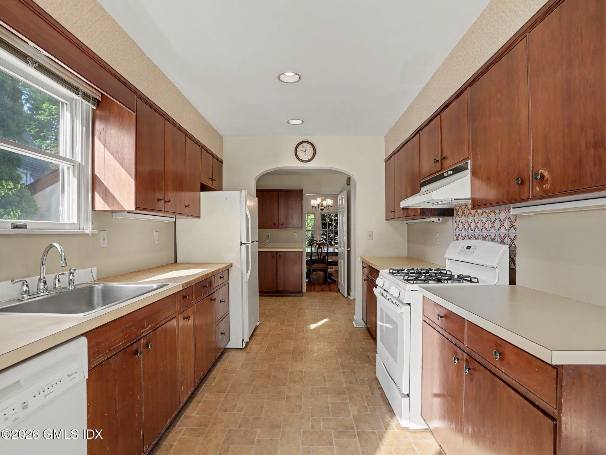 24 Oval Avenue Riverside, CT 06878 - Photo 13 of 45 14-web-or-mls-24-oval-ave