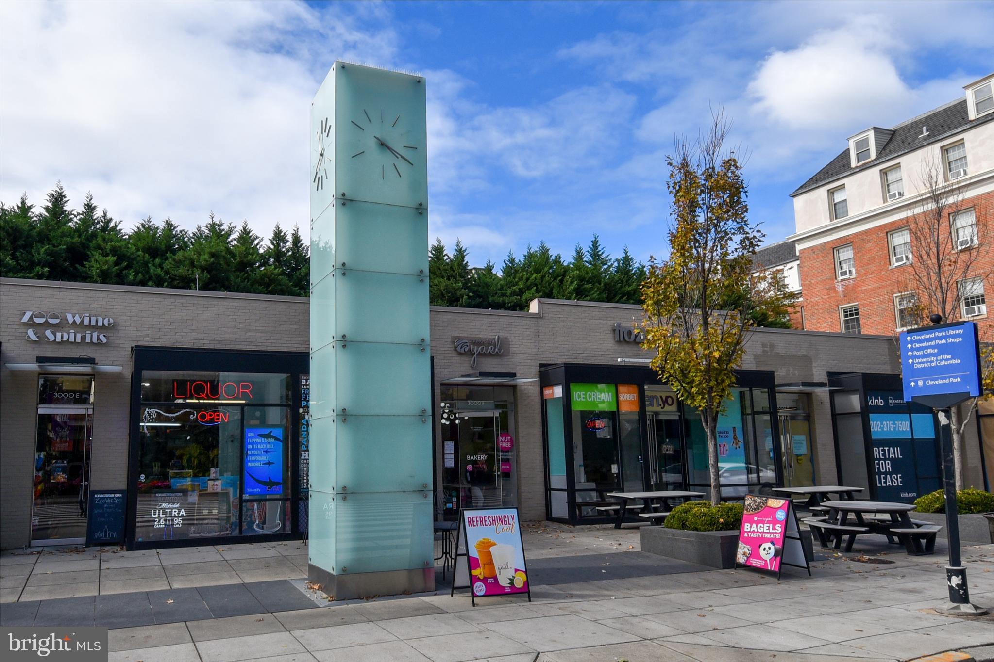 2725 Connecticut Avenue Northwest, Unit 403 Washington, DC 20008 - Photo 25 of 25 a street sign on a street corner