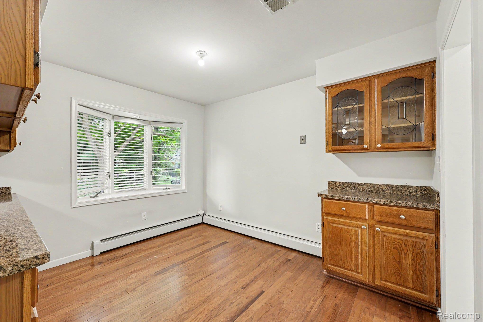 3750 Beach Road Troy, MI 48084 - Photo 11 of 27 012_file_9593.jpg